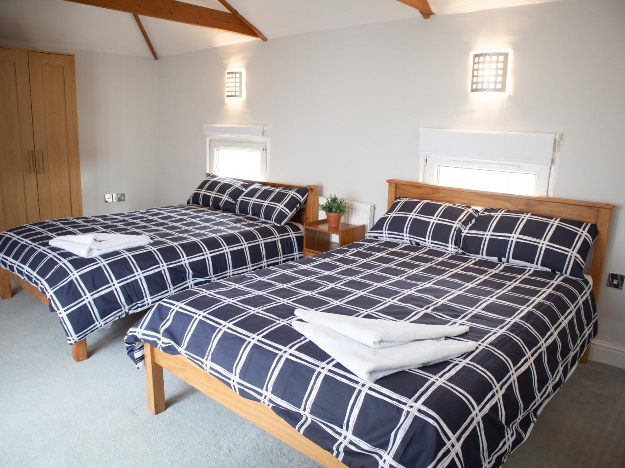Bright Private Terrace - Free Private Parking - Tv - Wifi - Netflix Leilighet Croydon Eksteriør bilde