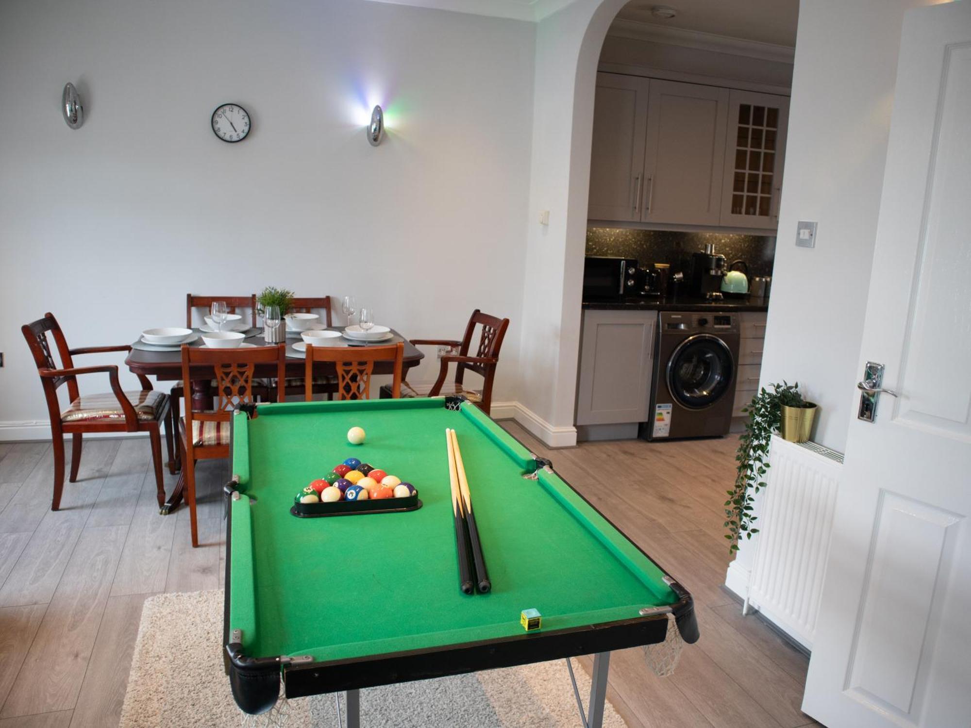 Bright Private Terrace - Free Private Parking - Tv - Wifi - Netflix Leilighet Croydon Eksteriør bilde
