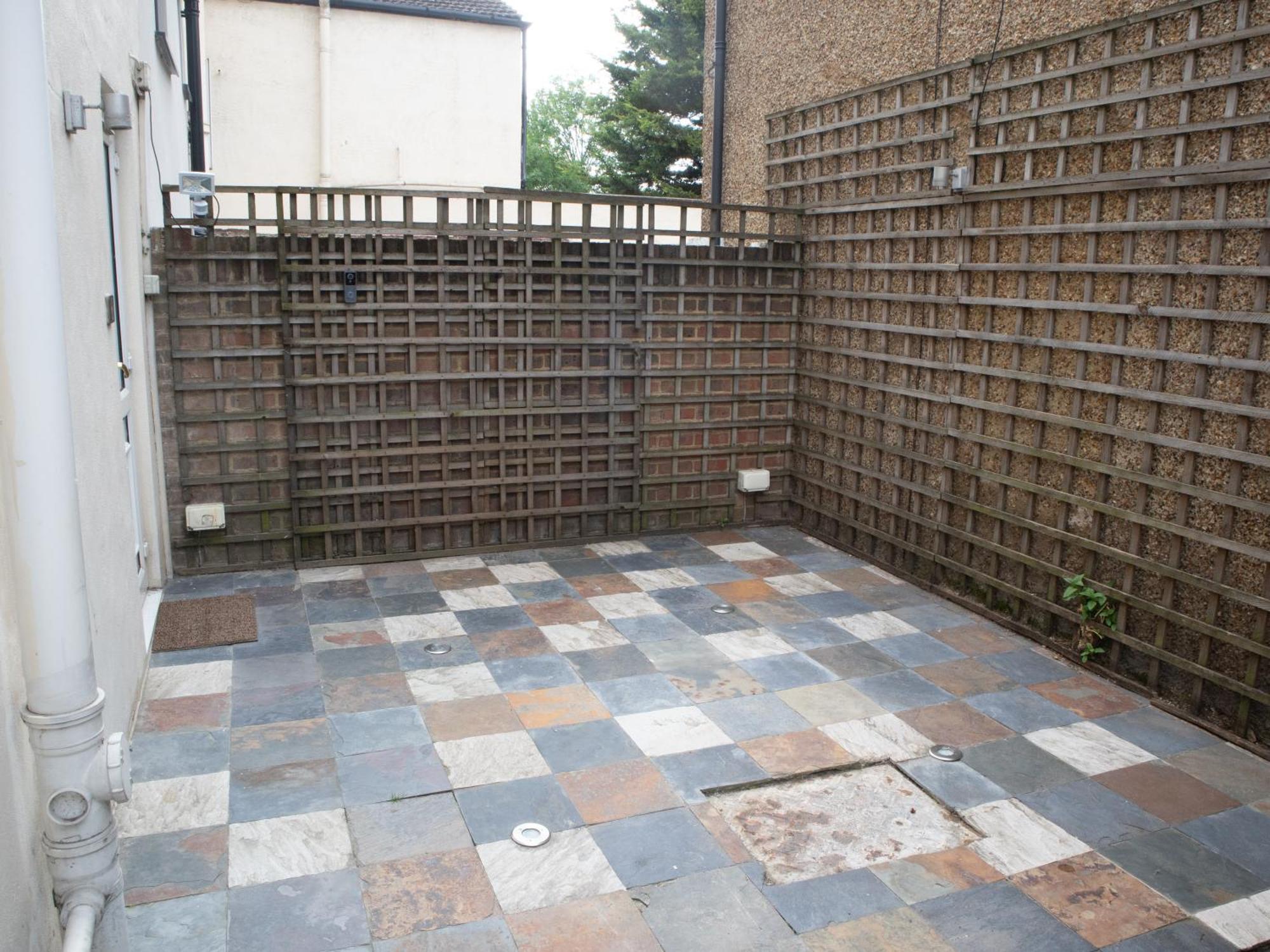 Bright Private Terrace - Free Private Parking - Tv - Wifi - Netflix Leilighet Croydon Eksteriør bilde